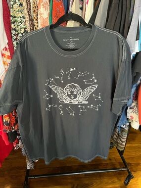 Desert Dreamer One Size (PTP 25) Gray Angel Graphic Tee (Tiny Hole)